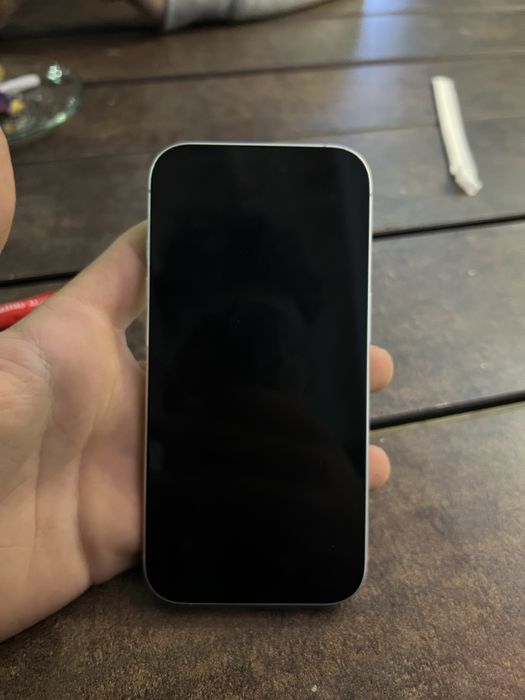 Iphone 16 alb.