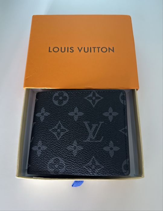 Louis Vuitton Портфейли Чисто Нови