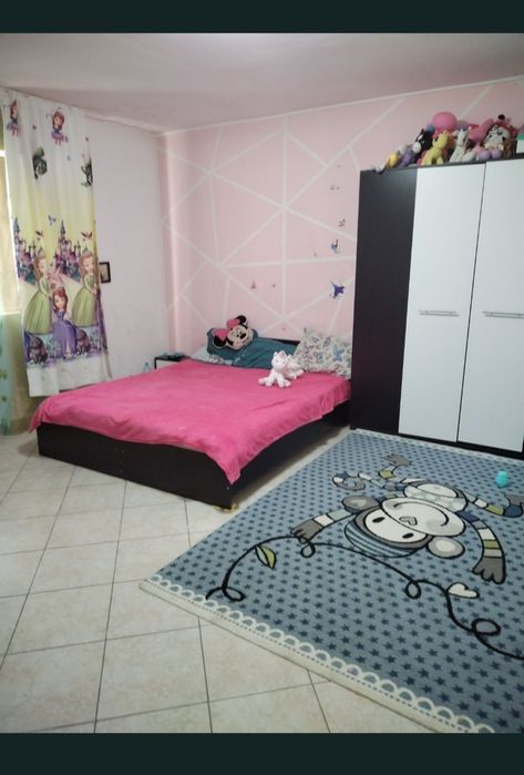 Vând casă cu mansardă