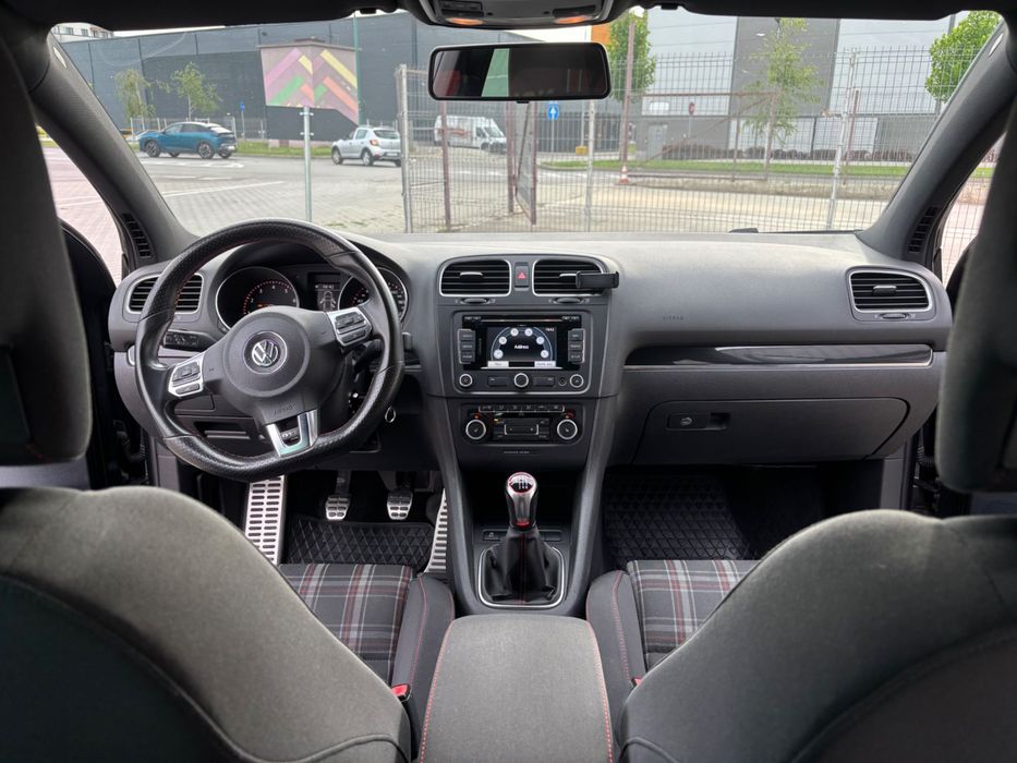 VW Golf 6 GTI , 211CP , EURO 5 full airbag , parcare laterală, RAR Aut
