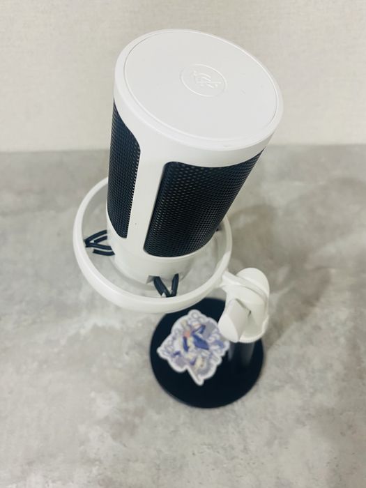 Микрофон в отличном состоянии.  4000 тг.