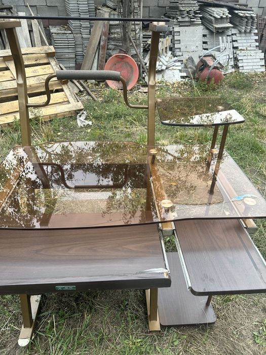 Парта  школьная стеклянная