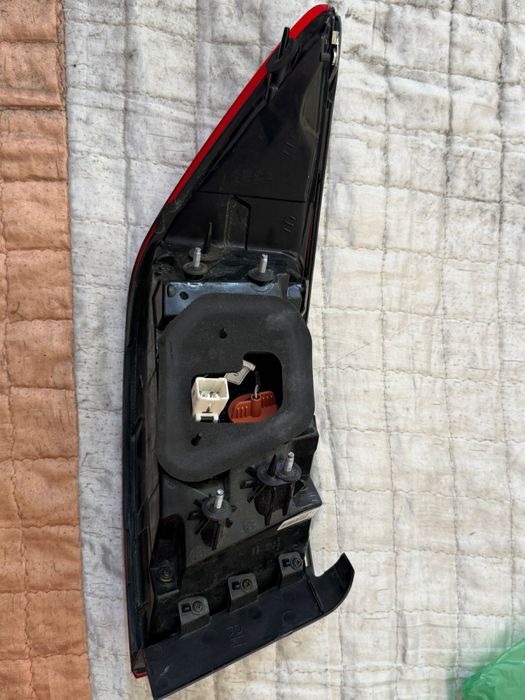 Продам на KIA K7 задний стоп