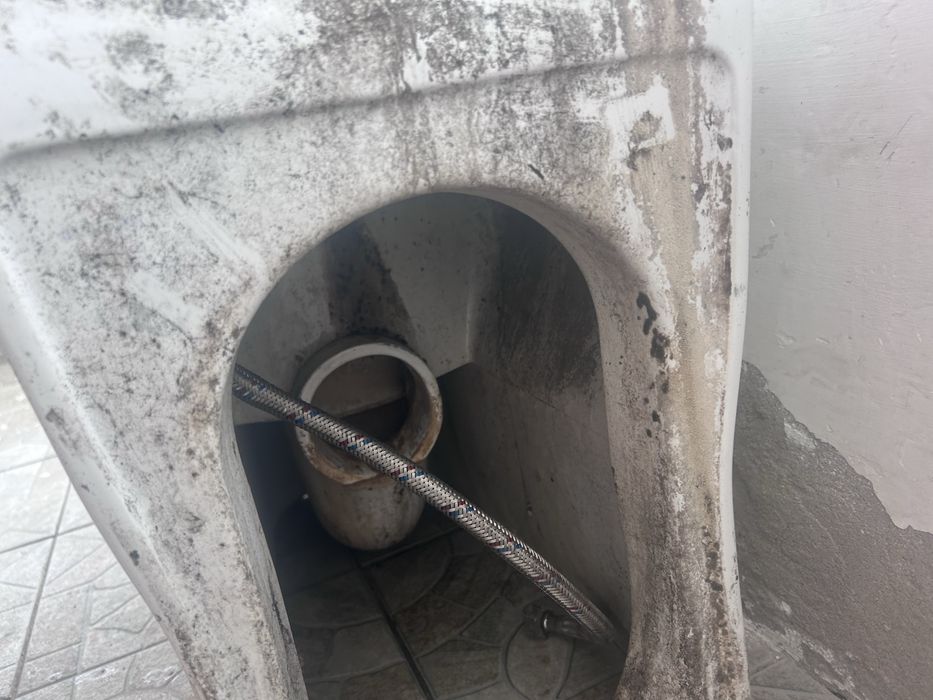 Продам унитаз в хорошем состояние