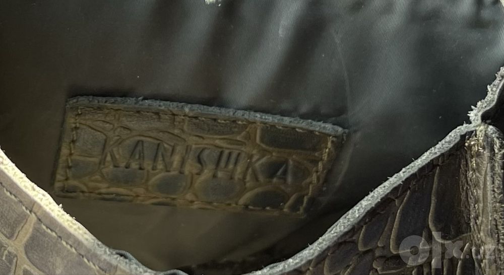 Кожаная женская сумка KANISHKA