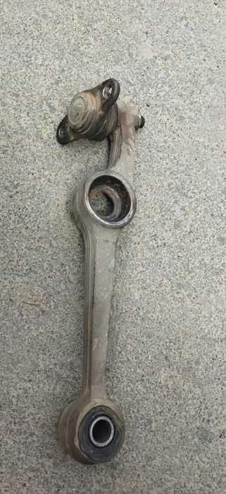 Продам рычаг на Камри св40