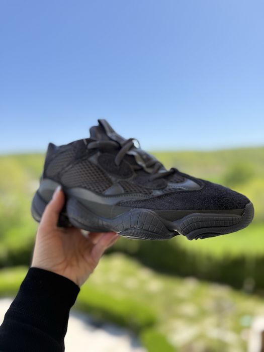 Намаление Yeezy Boost 500 Black