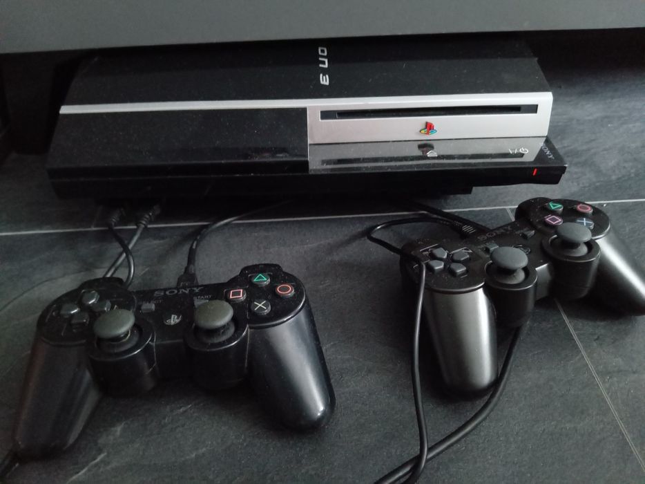 PlayStation 3  + 3 manete și jocuri