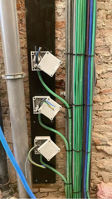 Electrician calificat 24/7 programari și intervenții