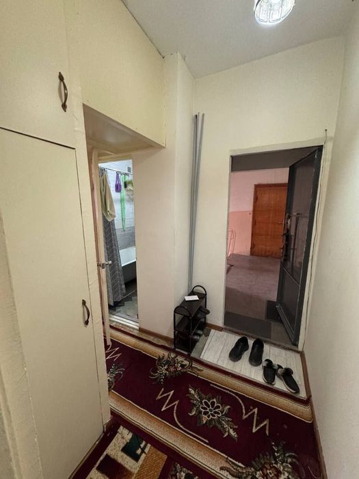 Продажа 1² хона 3 етаж 5 етажл 
Кора камиш 1/4
42 кв
Балкон 2*6