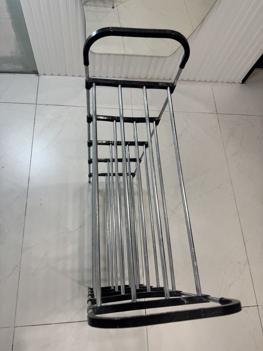 Продаю этажерку для обуви(полочка для обуви,обувница)