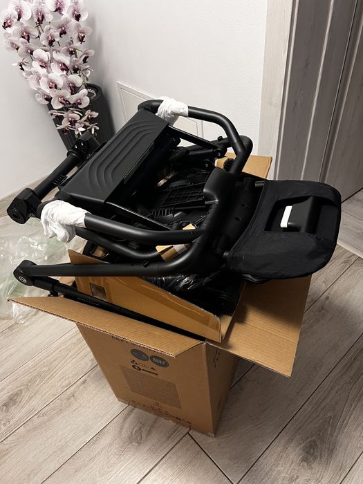 Carucior Cybex Eezy S Twist+2 Black/Magic Black 360°