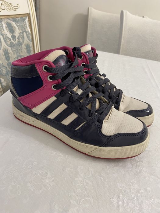 Продам кроссы adidas