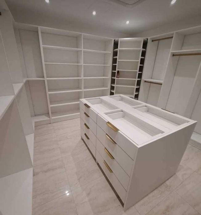 Огъване на МДФ плоскости,от 2 до 7лв на сантиметър,Изработка на кухни.