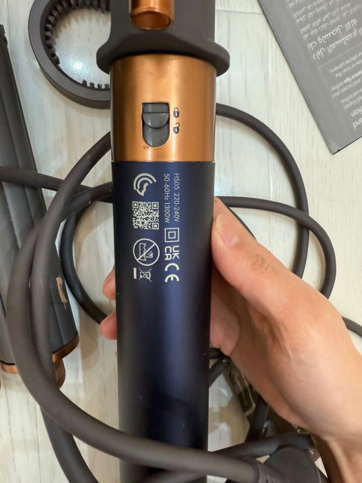 Продаю Dyson     .