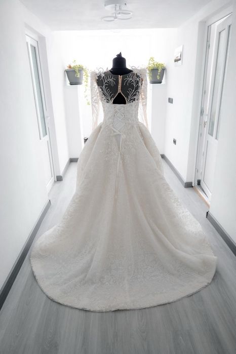 Vand rochie de mireasa