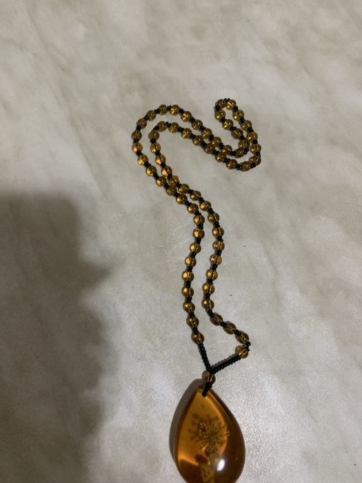 Ожерелье янтарный