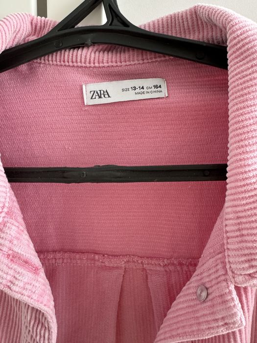 Рубашка на девочку, в отличном состоянии