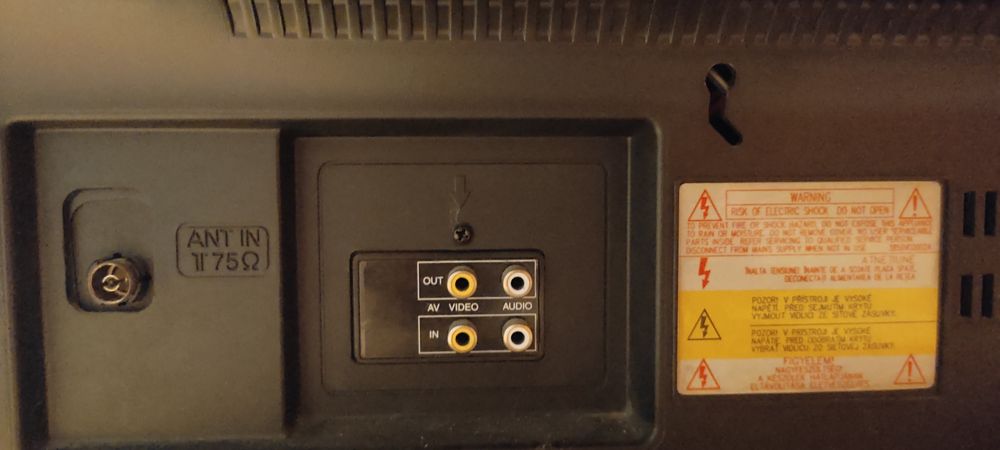 Продаю телевизор LG