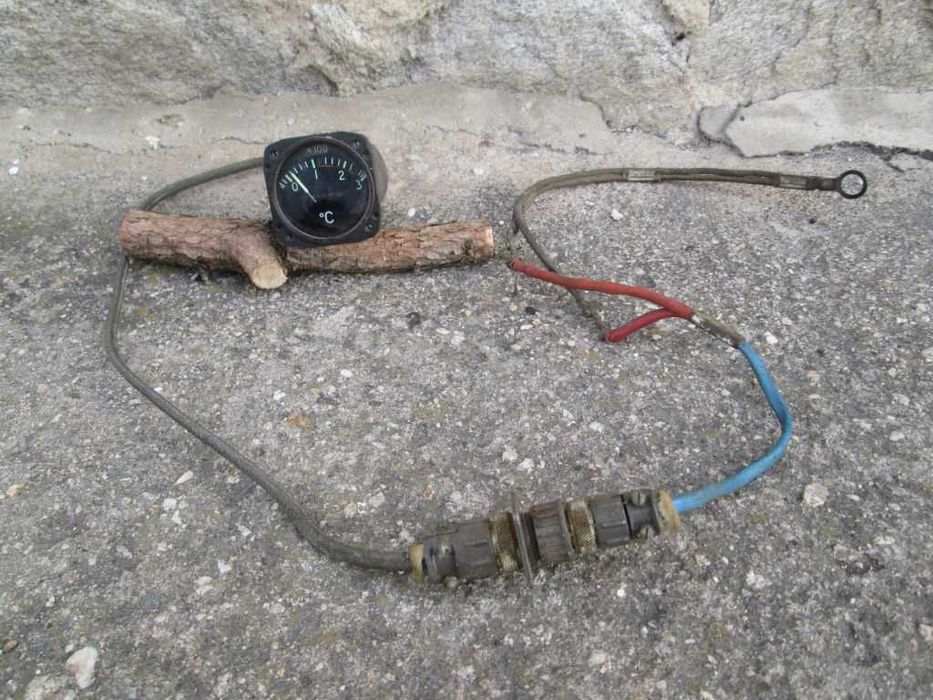 Прибори от стар самолет - термометър с термосонда и амперметър