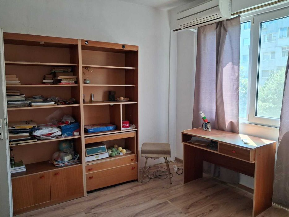 Двустаен апартамент в кв. Тракия - север