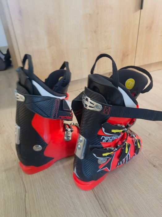 Clapari Atomic marimea 37