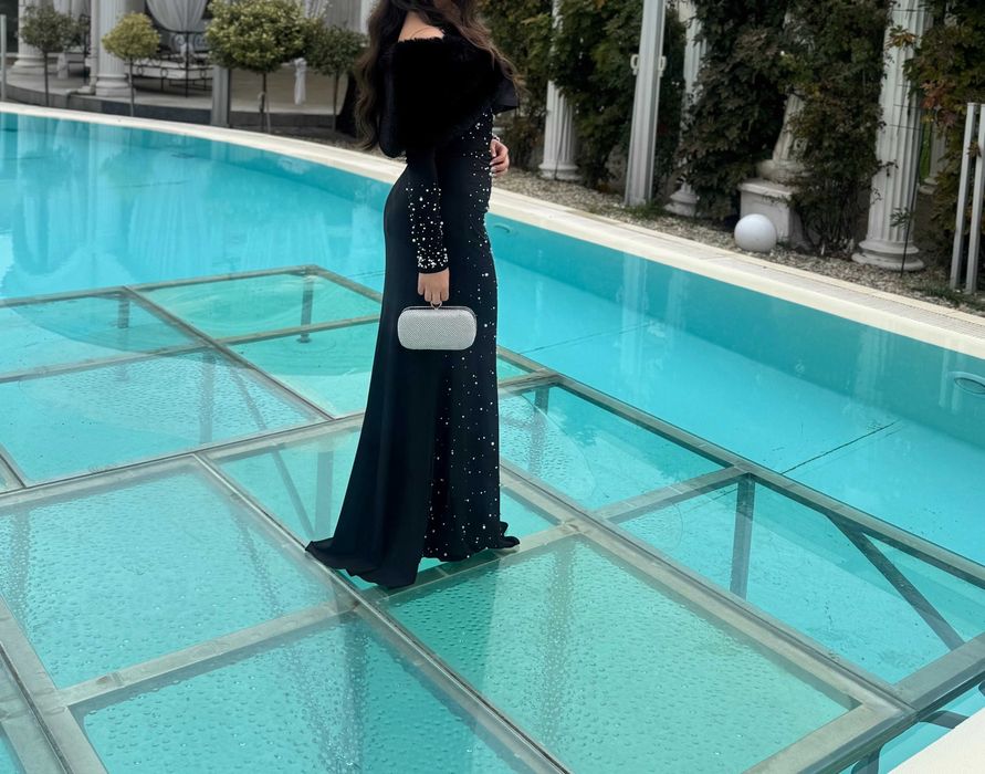 Rochie eleganta neagra cu perle si blanita