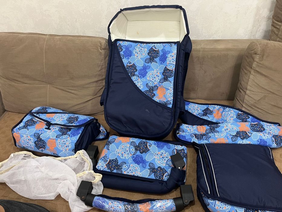 Продам прогулочную коляску (лето-весна)