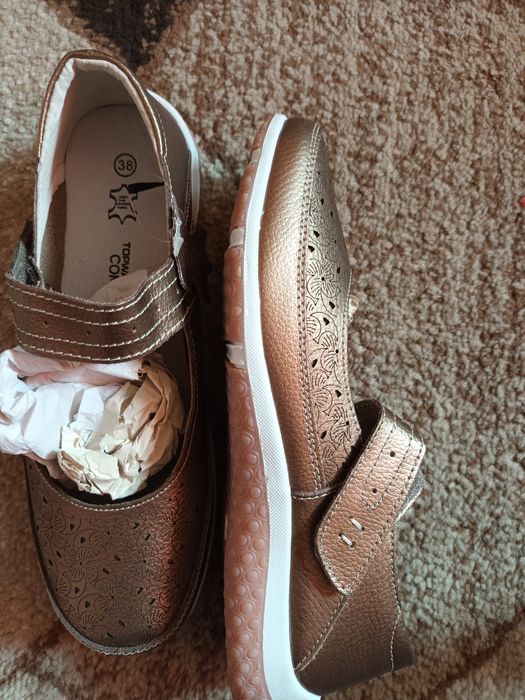 Дамски обувки от естествена кожа