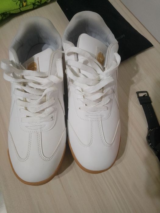 Hummel Маратонки, чисто нови само мерени.