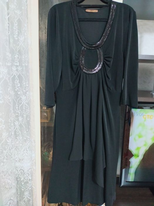 Продам платье женское