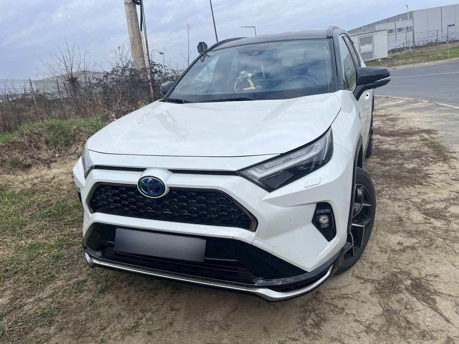 Toyota RAV4 Toyota RAV4 style bi-tone phev in stare excelenta, primul proprietar