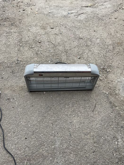 Dispoxitiv electric insecte