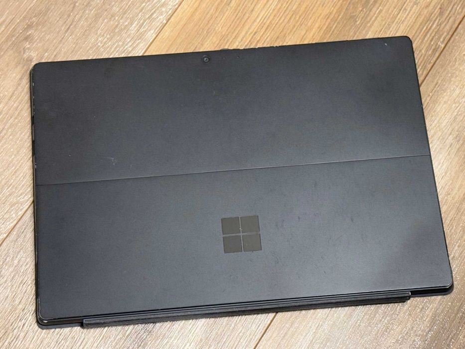 Microsoft Surface Pro 6 i5-8350U/8RAM/256SSD/UHD Graphics/QHD Touch