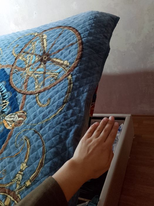 Двухспальная кровать