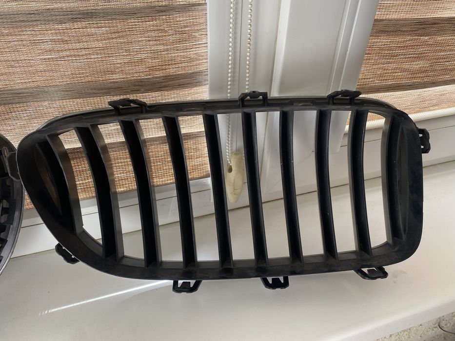 Решетки на BMW F10. Оригинал