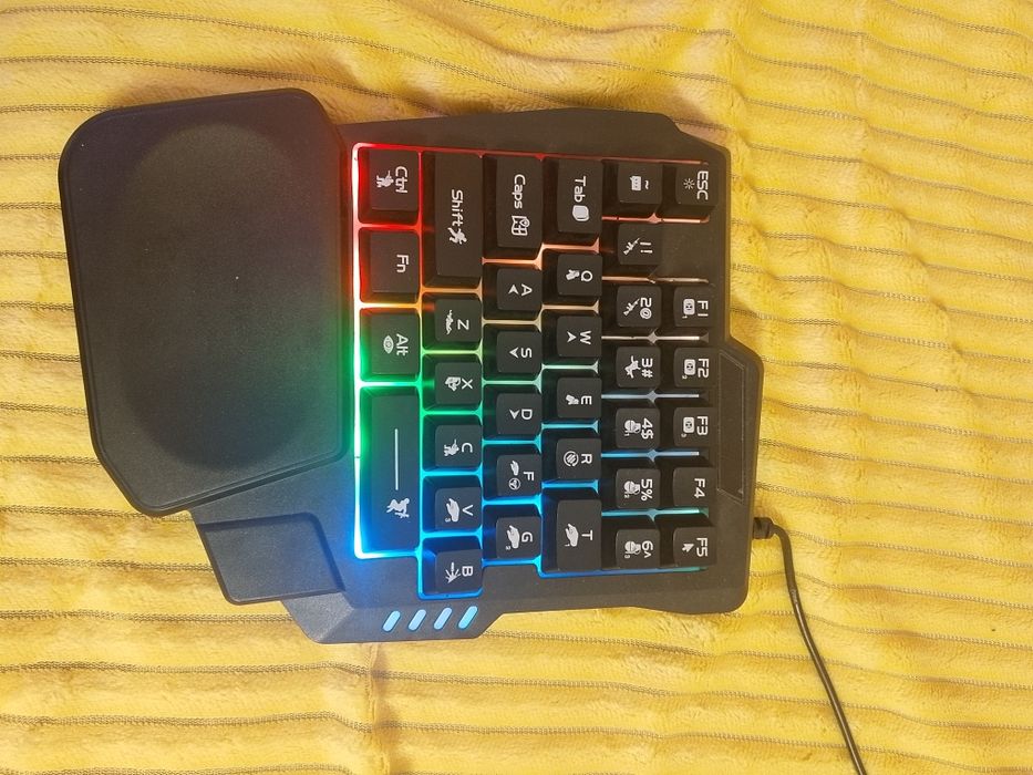 Игровая клавиатура,мышь