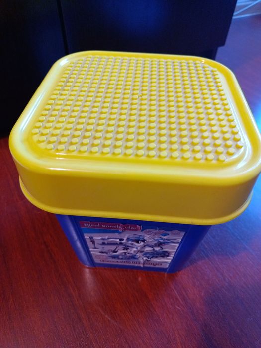 lego și chitară muzicală