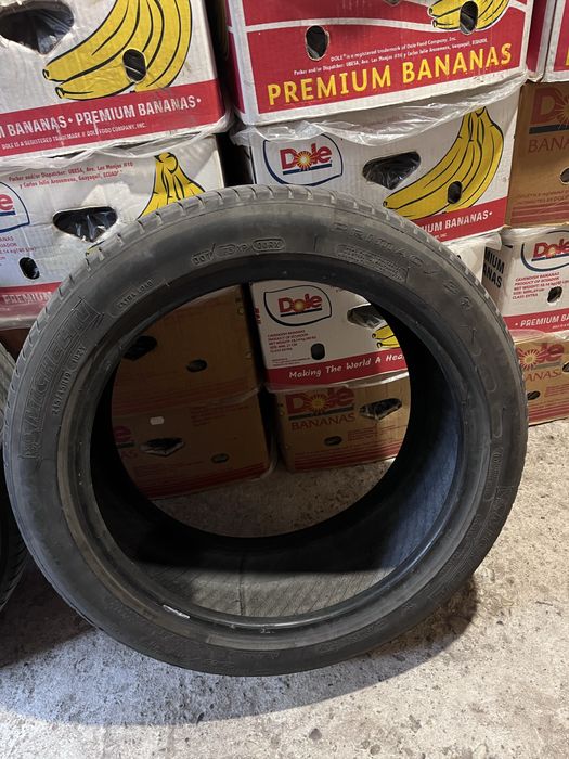 Продавам две летни гуми 19-ки