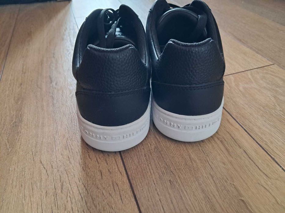 Tommy hilfiger дамски маратонки 38н