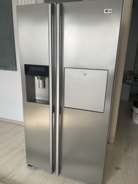 Двухдверный холодильник LG