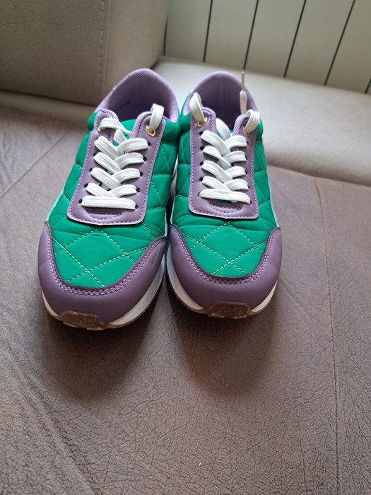 Дамски сникърси Reserved