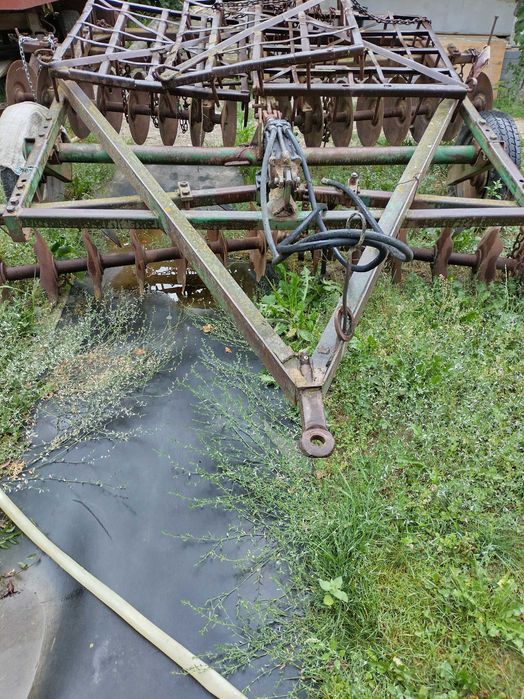 Vind disc cu grapi agricol