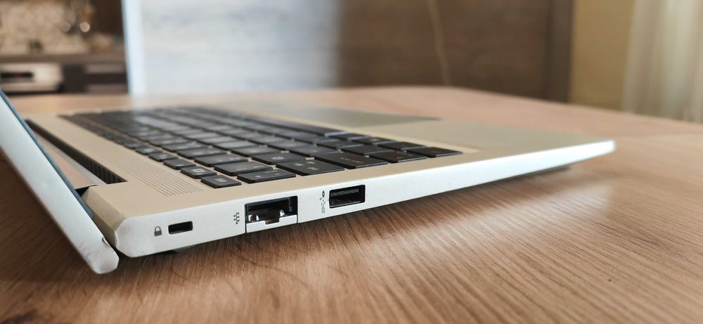 Лаптоп HP Probook 445 G9 с 6-ядрен Ryzen 5-5625U и 14'' FHD 256/16GB