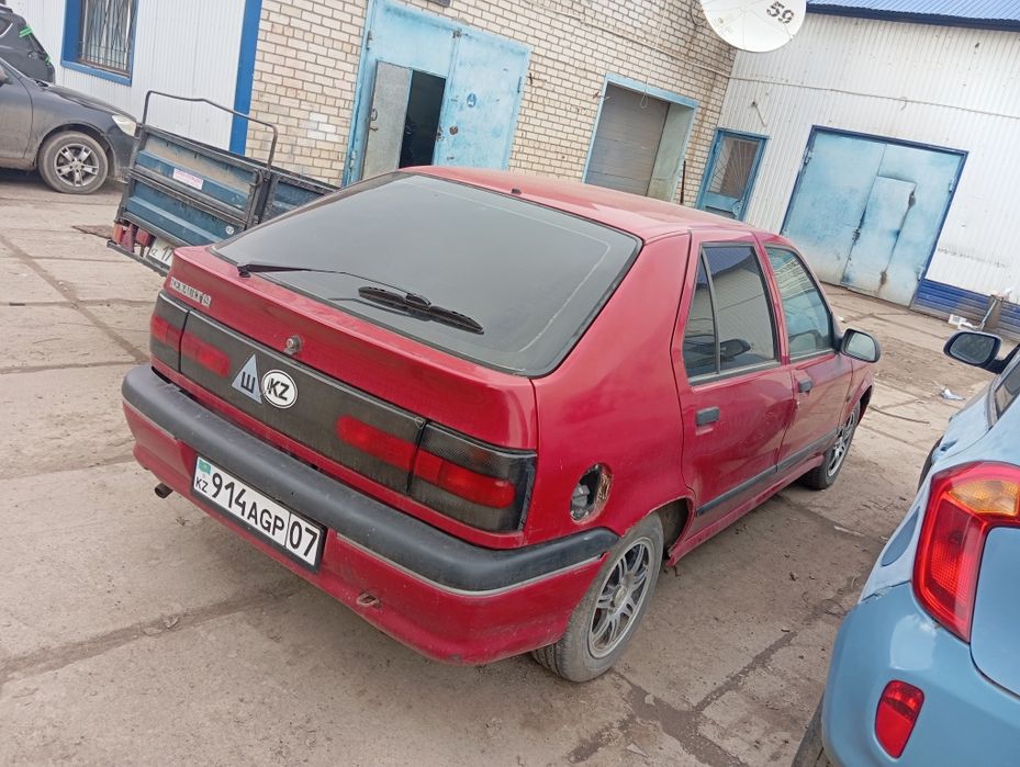 Продам Рено р19..