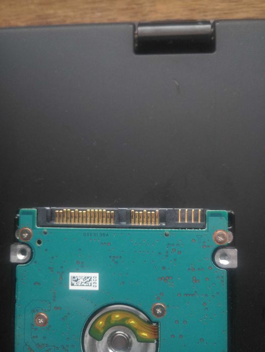 Продавам 2.5 инчов диск за лаптоп Toshiba MQ01ABD100 1000 гигабайта