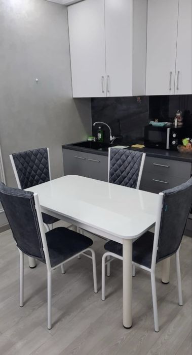 Продам комплект стол стулья