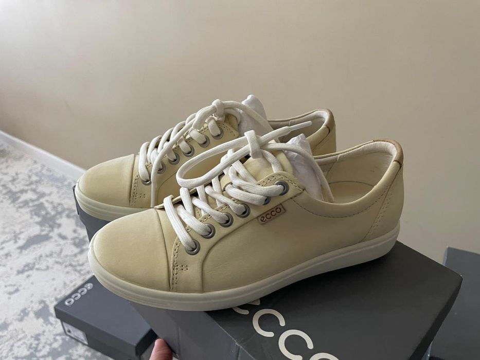 Новые кроссовки Ecco