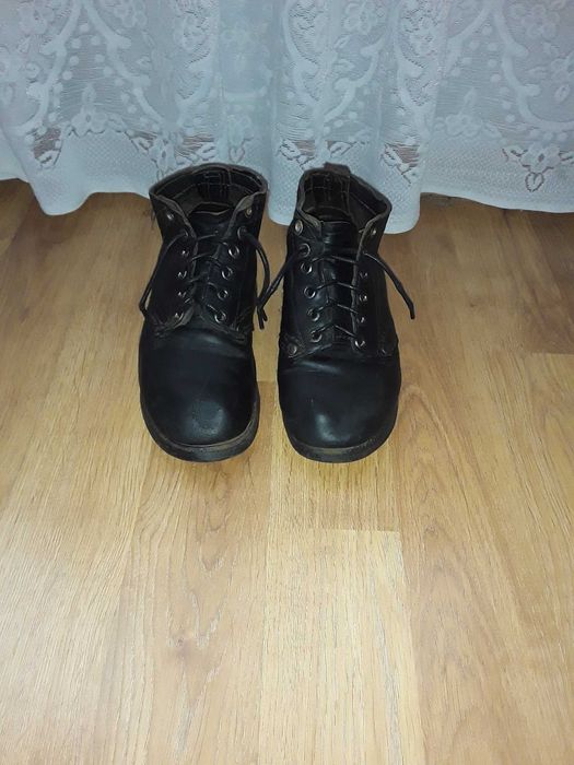 Продам   ботинки