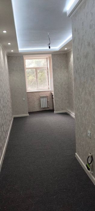 Куйлук 1Продается 1 комнат. 2 этаж. 4 этаж. Кирпичного дом  Общежития